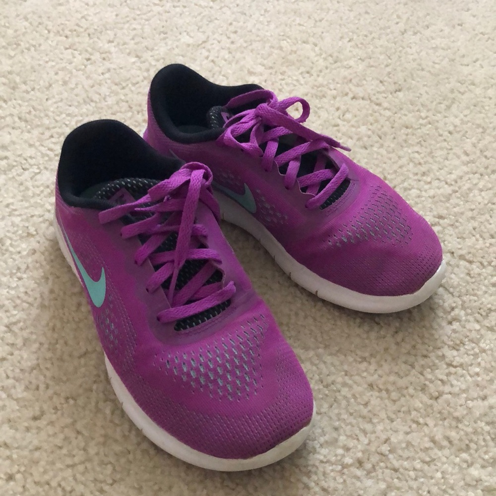 Nike Free RN Girls Size 3Y